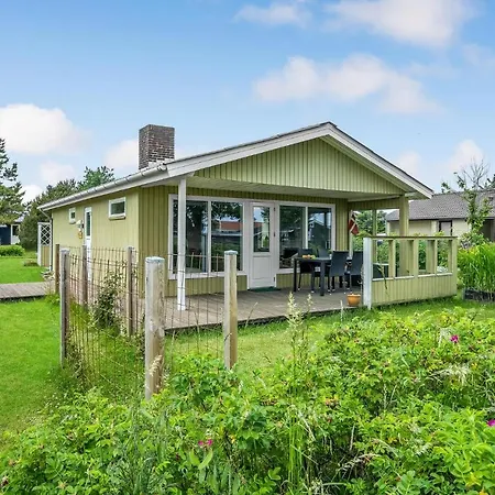 Stunning In Juelsminde With Kitchen Holiday home Sonderby (Midtjylland)