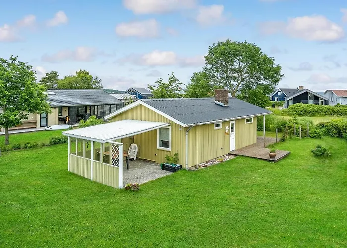 2 Bedroom Awesome In Juelsminde Sonderby (Midtjylland)