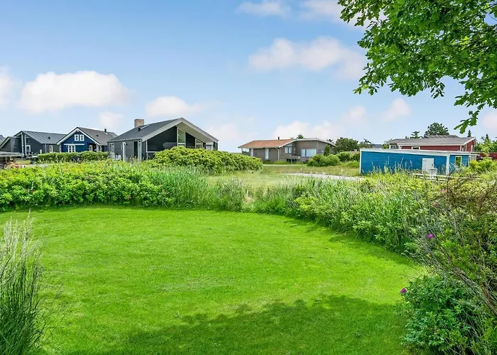 2 Bedroom Awesome In Juelsminde
